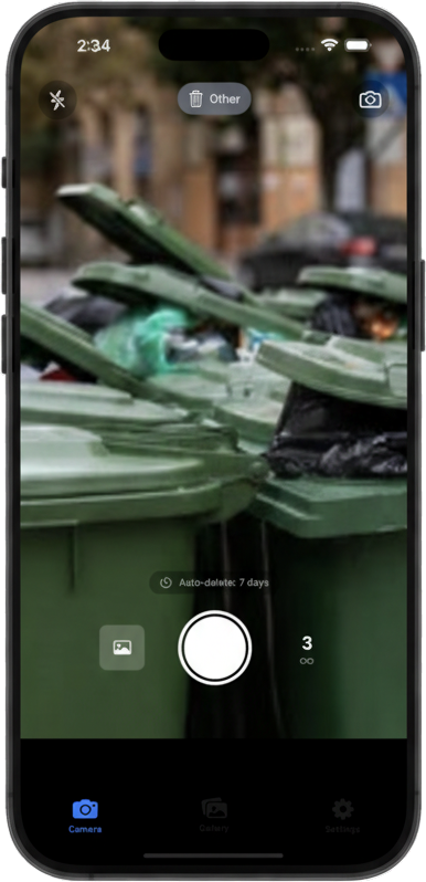 CamSpam iPhone app showing built-in camera for temporary photos with auto-delete timer